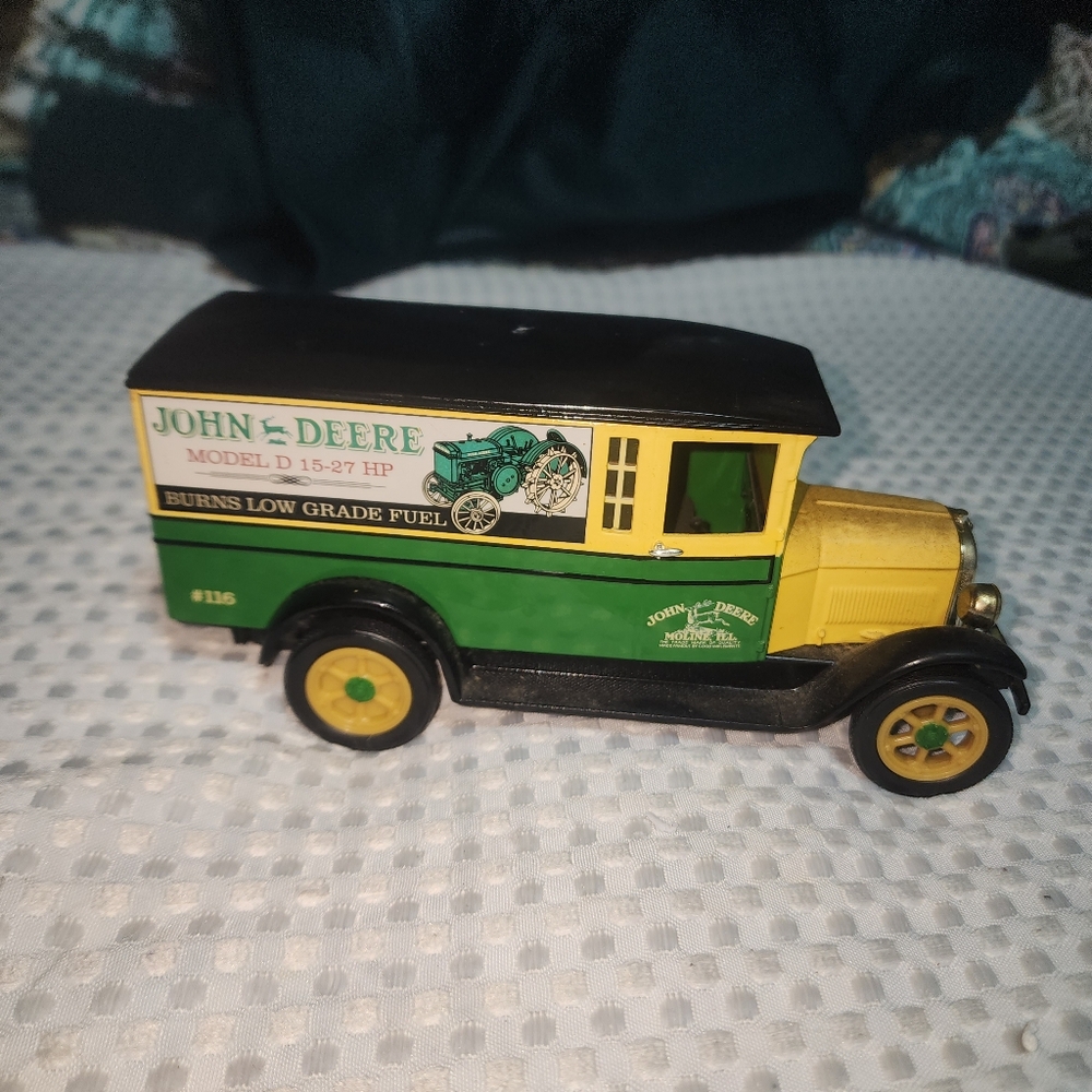 JOHN DEERE EUC RACING CHAMPIONS 1927 GRAHAM PANEL VAN DELIVERY TRUCK CAST METAL